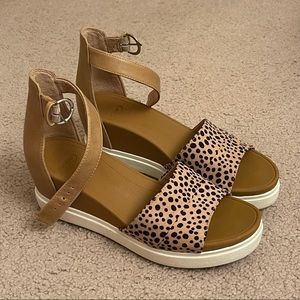 Dr. Scholl’s leopard sandals